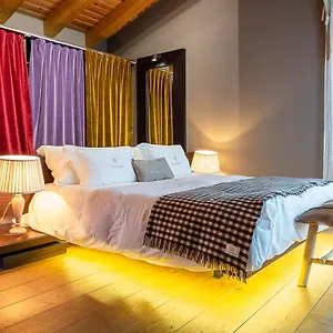  Lodge Borda Del Pi